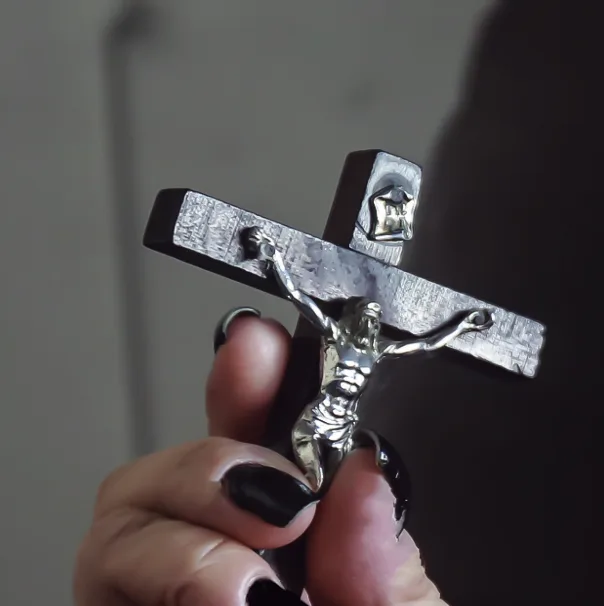 Crucifixo usado por uma benzedeira da Ilha de Santa Catarina
